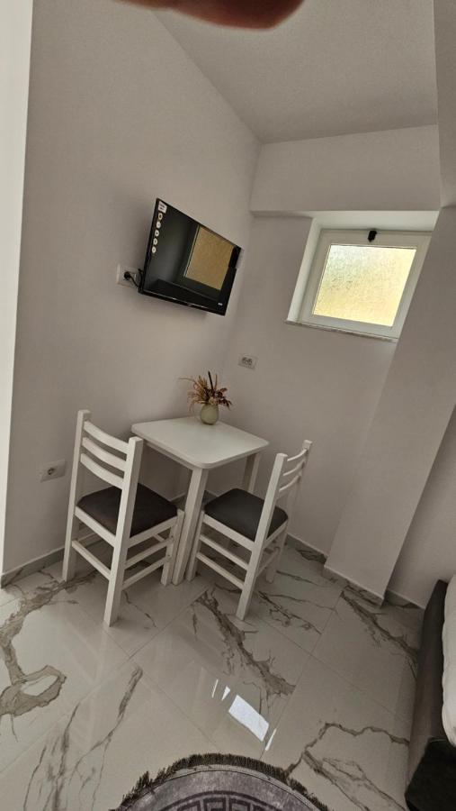 Ulliri Apartment Tirana Exterior photo